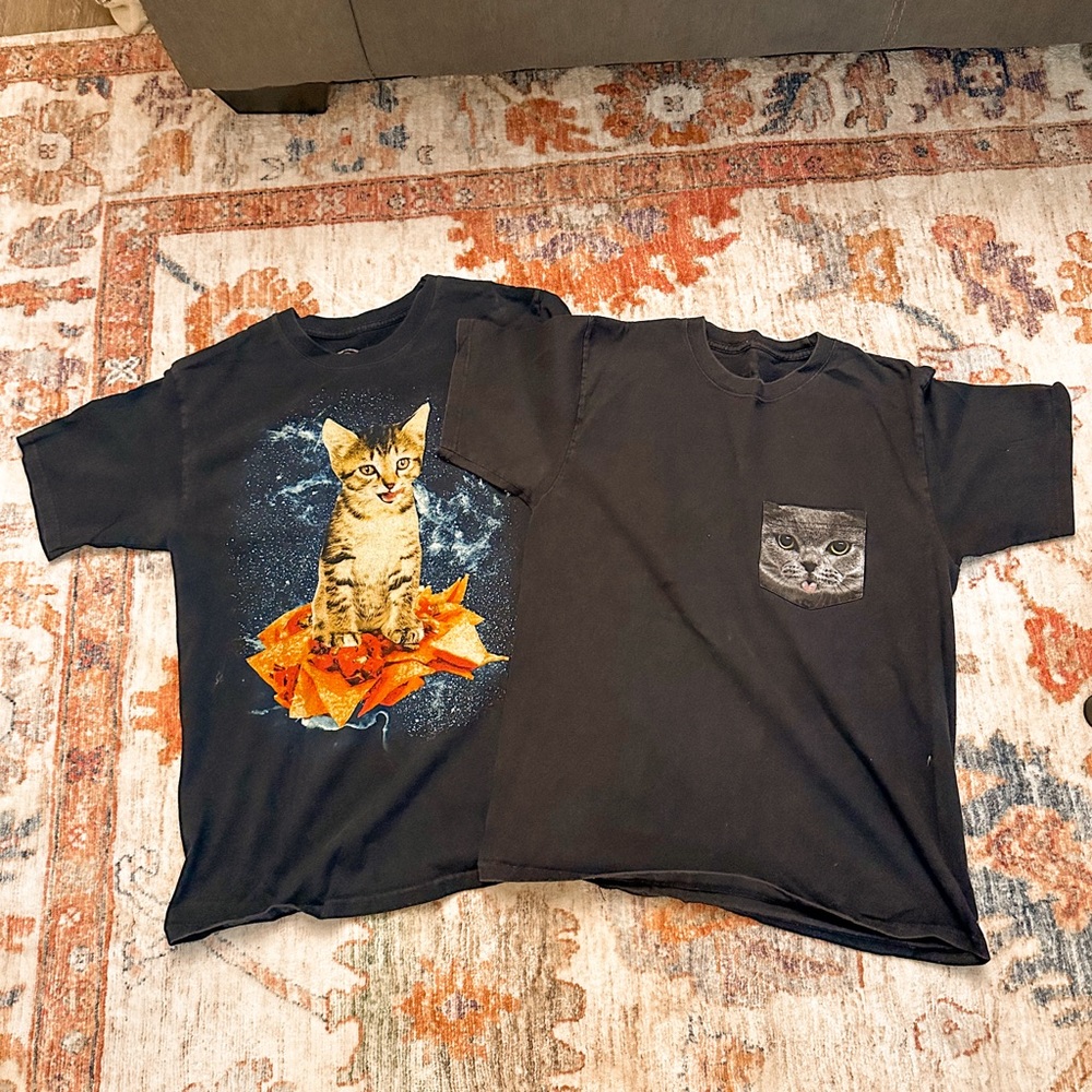 2 fun cat shirts🐈‍⬛🐈